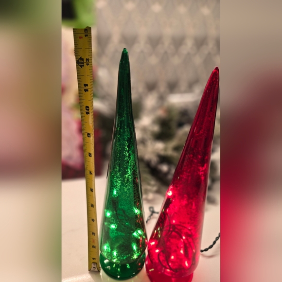 Festive Green and Red Light-Up Cone Decorations CHRISTMAS - Picture 4 of 4